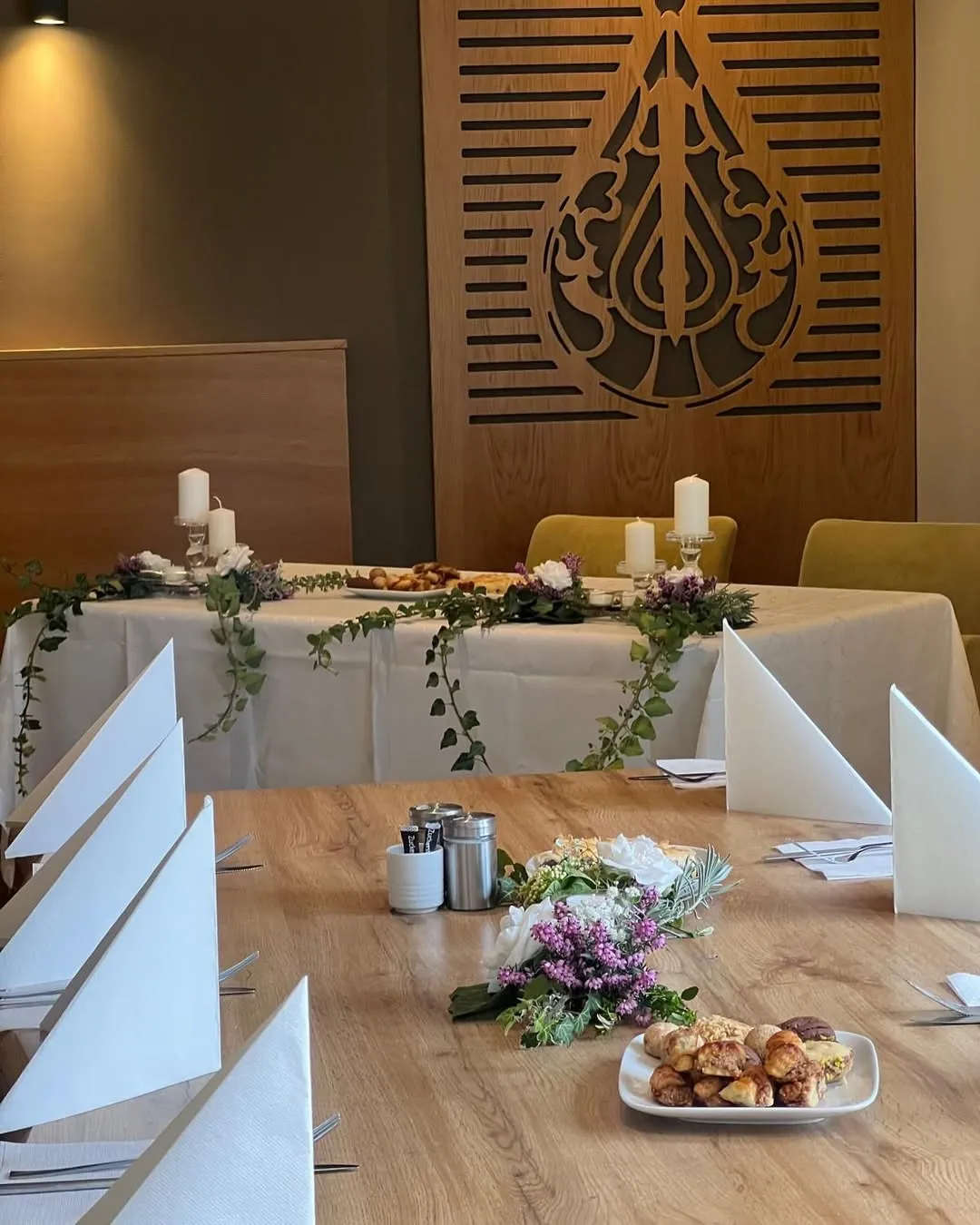 Divan Restaurant Innenraum